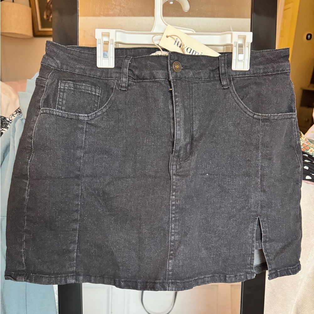 Black mini skort